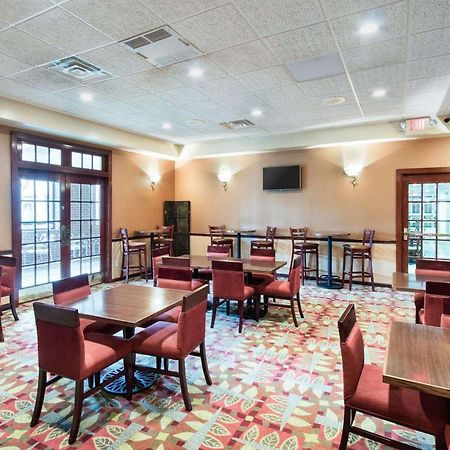 Comfort Suites Parkersburg South Mineral Wells Exterior photo