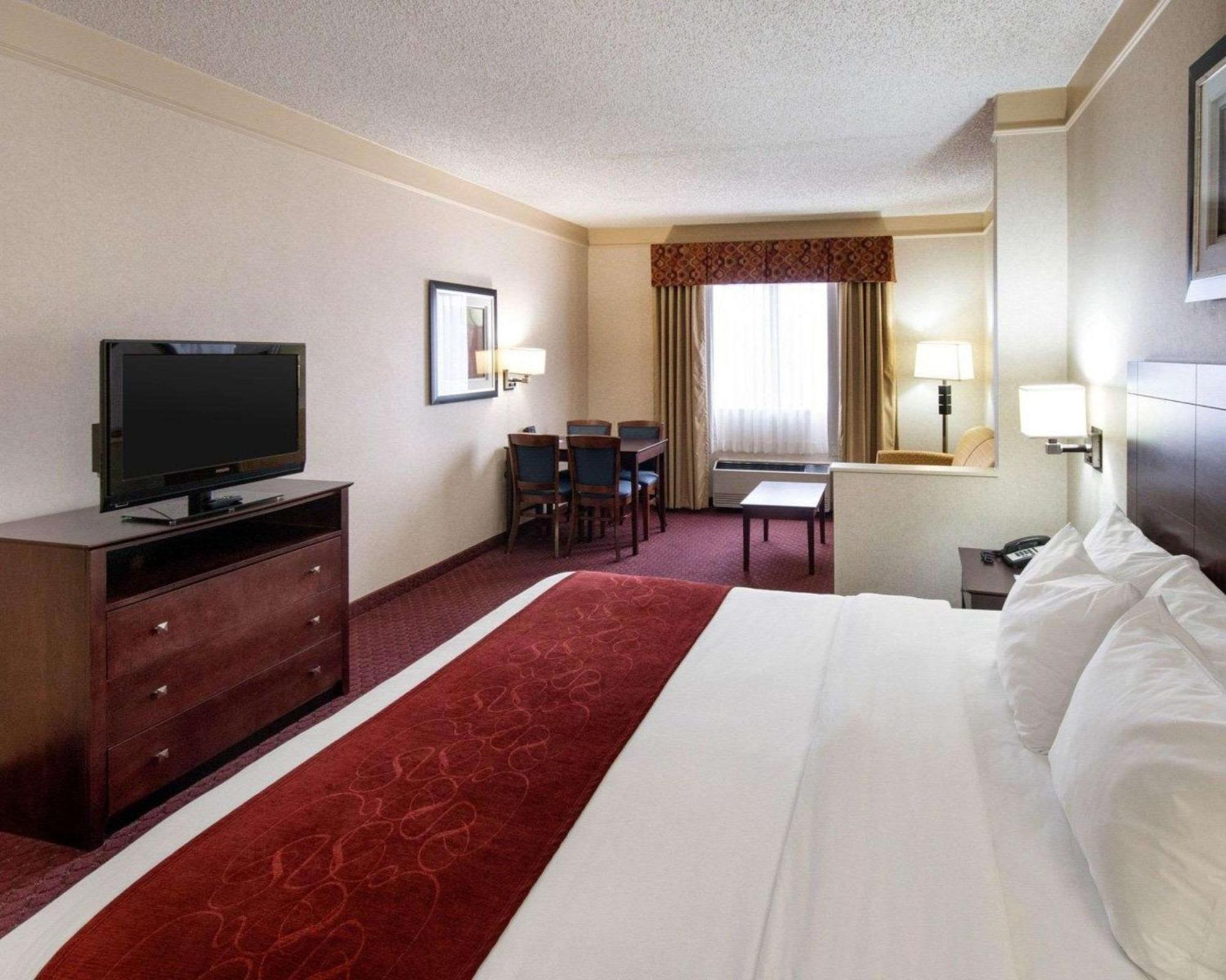 Comfort Suites Parkersburg South Mineral Wells Exterior photo